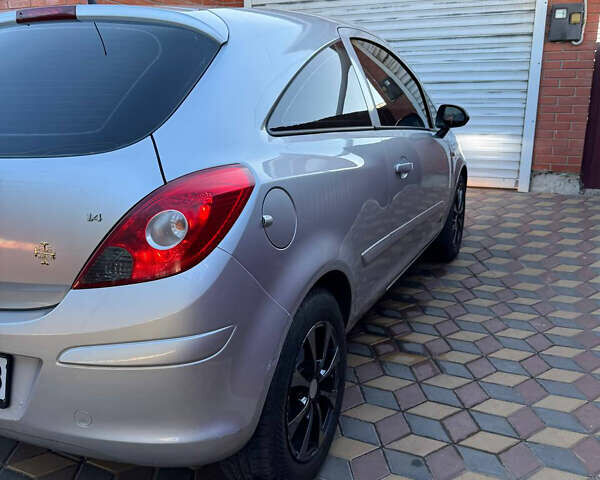 Сірий Опель Корса, об'ємом двигуна 1.36 л та пробігом 208 тис. км за 5200 $, фото 5 на Automoto.ua