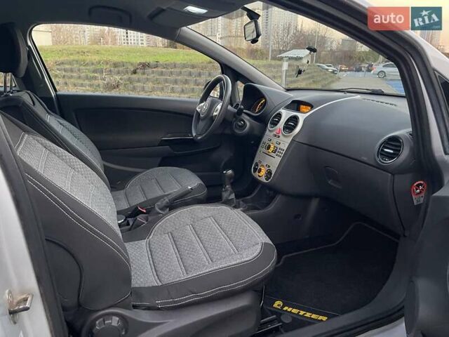 Серый Опель Корса, объемом двигателя 1.23 л и пробегом 39 тыс. км за 6500 $, фото 32 на Automoto.ua