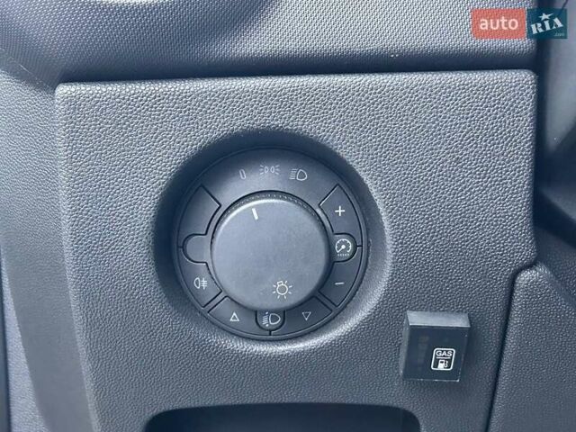 Серый Опель Корса, объемом двигателя 1.23 л и пробегом 375 тыс. км за 3200 $, фото 15 на Automoto.ua