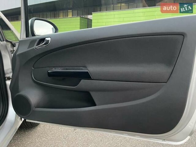 Серый Опель Корса, объемом двигателя 1.23 л и пробегом 39 тыс. км за 6500 $, фото 35 на Automoto.ua