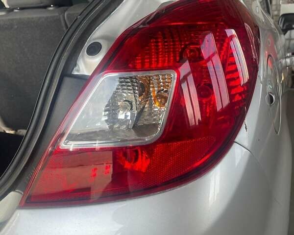 Сірий Опель Корса, об'ємом двигуна 1.23 л та пробігом 238 тис. км за 4900 $, фото 9 на Automoto.ua