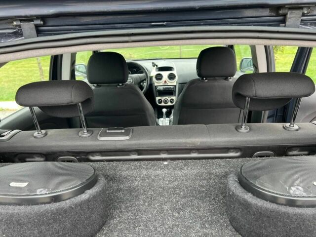 Серый Опель Корса, объемом двигателя 1.2 л и пробегом 248 тыс. км за 4600 $, фото 4 на Automoto.ua