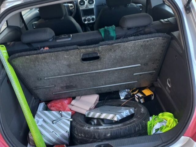 Серый Опель Корса, объемом двигателя 0 л и пробегом 224 тыс. км за 2200 $, фото 6 на Automoto.ua