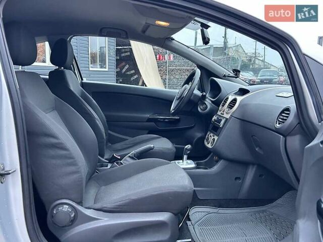 Серый Опель Корса, объемом двигателя 1.23 л и пробегом 375 тыс. км за 3200 $, фото 21 на Automoto.ua