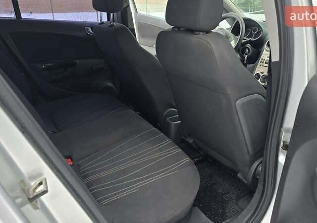 Сірий Опель Корса, об'ємом двигуна 1.3 л та пробігом 220 тис. км за 4250 $, фото 15 на Automoto.ua