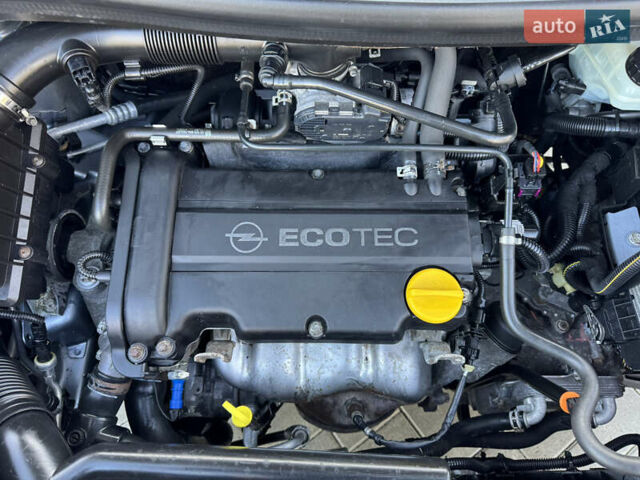 Сірий Опель Корса, об'ємом двигуна 1.4 л та пробігом 199 тис. км за 7350 $, фото 51 на Automoto.ua