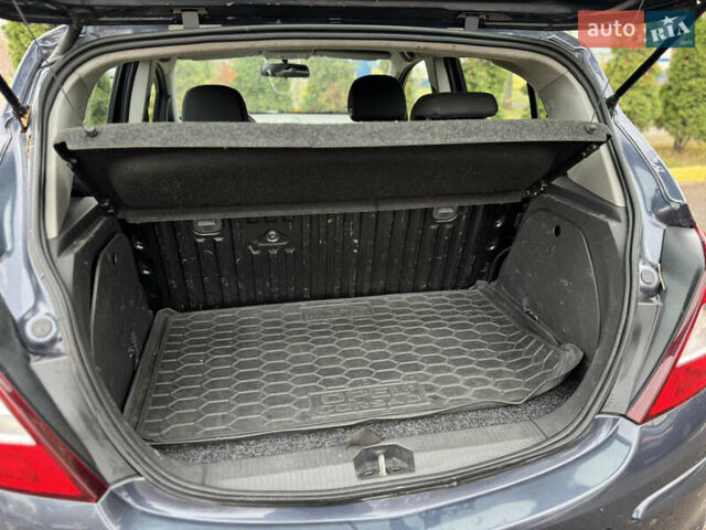 Сірий Опель Корса, об'ємом двигуна 1.23 л та пробігом 255 тис. км за 3900 $, фото 10 на Automoto.ua