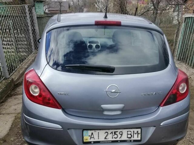 Серый Опель Корса, объемом двигателя 1.2 л и пробегом 180 тыс. км за 3432 $, фото 1 на Automoto.ua