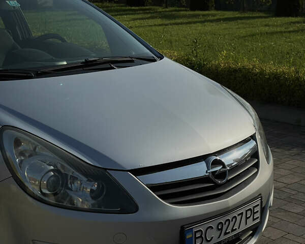 Серый Опель Корса, объемом двигателя 1.3 л и пробегом 228 тыс. км за 4500 $, фото 1 на Automoto.ua