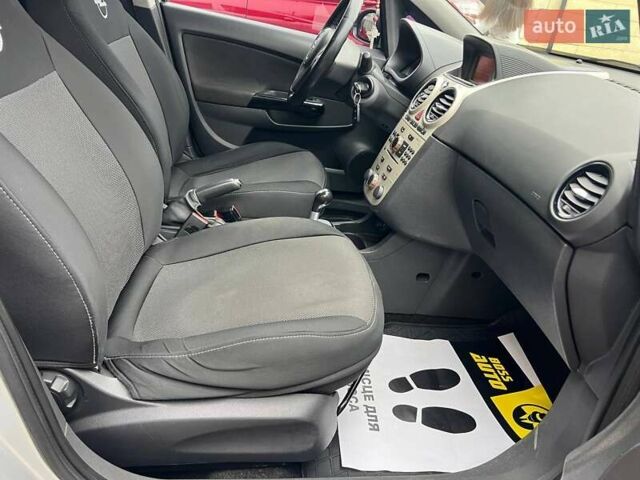 Серый Опель Корса, объемом двигателя 1.2 л и пробегом 112 тыс. км за 5400 $, фото 8 на Automoto.ua