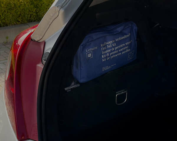 Серый Опель Корса, объемом двигателя 1.3 л и пробегом 228 тыс. км за 4500 $, фото 10 на Automoto.ua