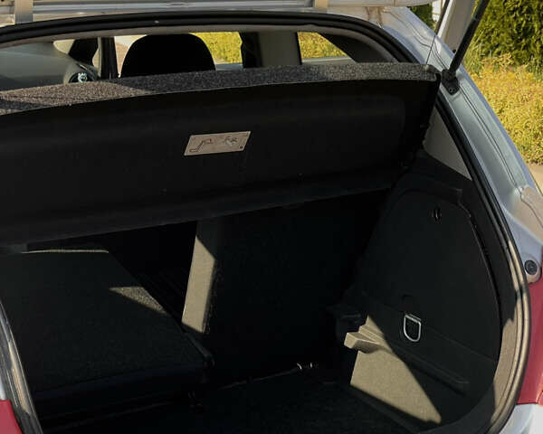 Серый Опель Корса, объемом двигателя 1.3 л и пробегом 228 тыс. км за 4500 $, фото 8 на Automoto.ua