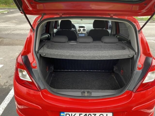 Серый Опель Корса, объемом двигателя 1 л и пробегом 220 тыс. км за 4000 $, фото 13 на Automoto.ua