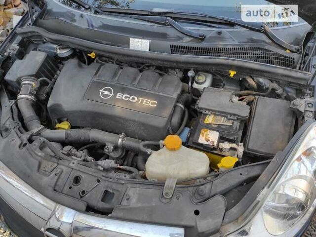 Серый Опель Корса, объемом двигателя 1.25 л и пробегом 201 тыс. км за 3900 $, фото 2 на Automoto.ua