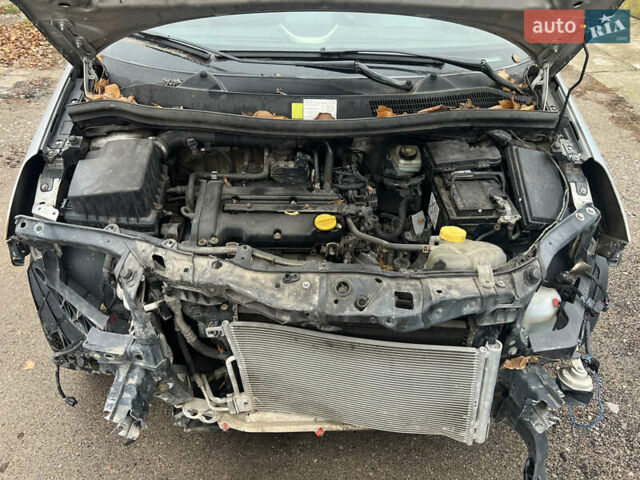 Сірий Опель Корса, об'ємом двигуна 1.2 л та пробігом 200 тис. км за 2300 $, фото 8 на Automoto.ua