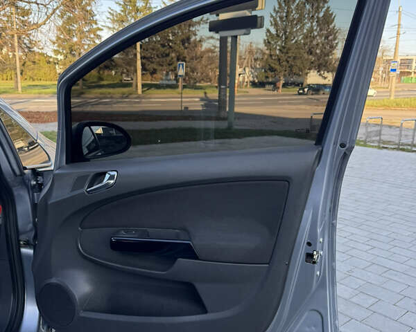 Сірий Опель Корса, об'ємом двигуна 1.4 л та пробігом 199 тис. км за 7350 $, фото 40 на Automoto.ua