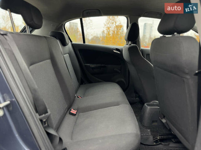 Сірий Опель Корса, об'ємом двигуна 1.23 л та пробігом 255 тис. км за 3900 $, фото 8 на Automoto.ua