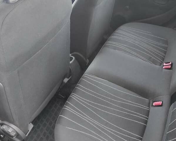 Серый Опель Корса, объемом двигателя 1.25 л и пробегом 201 тыс. км за 3900 $, фото 4 на Automoto.ua