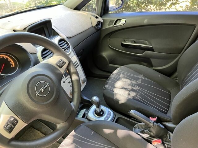 Серый Опель Корса, объемом двигателя 1.2 л и пробегом 102 тыс. км за 5450 $, фото 5 на Automoto.ua