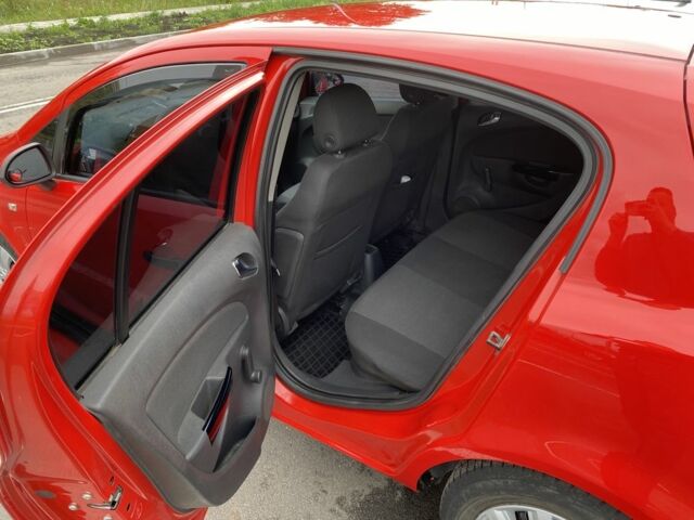 Серый Опель Корса, объемом двигателя 1 л и пробегом 220 тыс. км за 4000 $, фото 8 на Automoto.ua