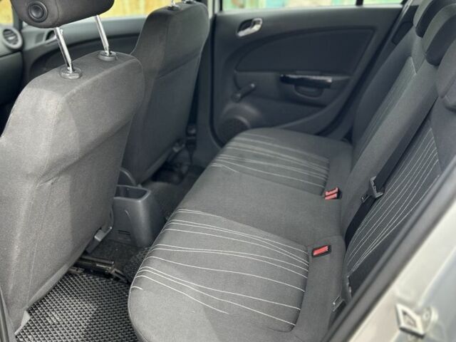 Серый Опель Корса, объемом двигателя 1.2 л и пробегом 97 тыс. км за 5000 $, фото 3 на Automoto.ua