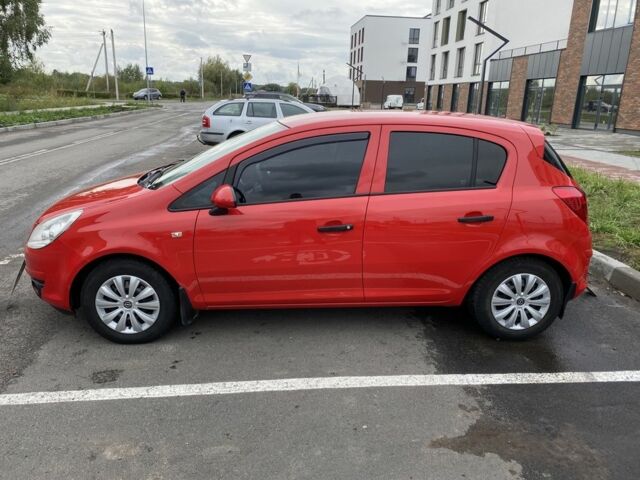 Серый Опель Корса, объемом двигателя 1 л и пробегом 220 тыс. км за 4000 $, фото 2 на Automoto.ua