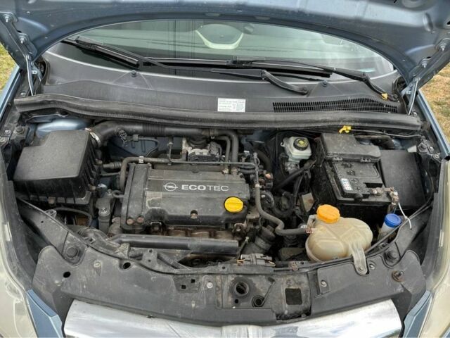 Серый Опель Корса, объемом двигателя 1.2 л и пробегом 198 тыс. км за 4200 $, фото 7 на Automoto.ua