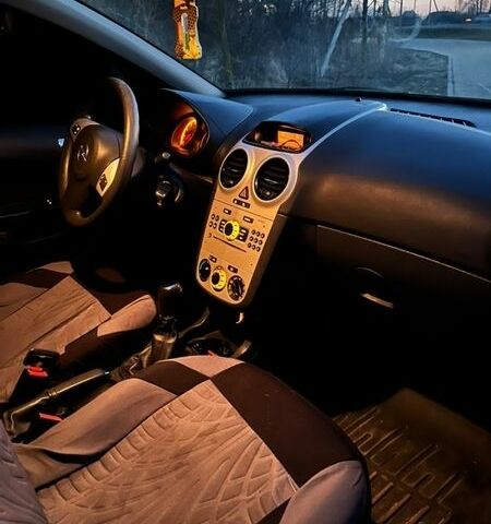 Сірий Опель Корса, об'ємом двигуна 1 л та пробігом 188 тис. км за 3200 $, фото 9 на Automoto.ua