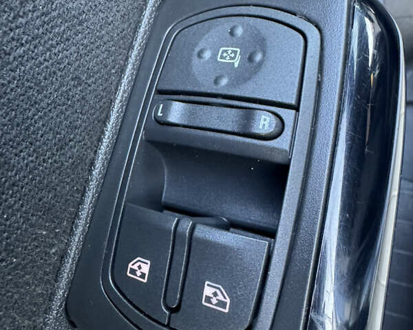 Сірий Опель Корса, об'ємом двигуна 1.4 л та пробігом 199 тис. км за 7350 $, фото 34 на Automoto.ua