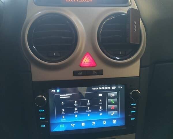 Серый Опель Корса, объемом двигателя 1.2 л и пробегом 130 тыс. км за 5000 $, фото 11 на Automoto.ua