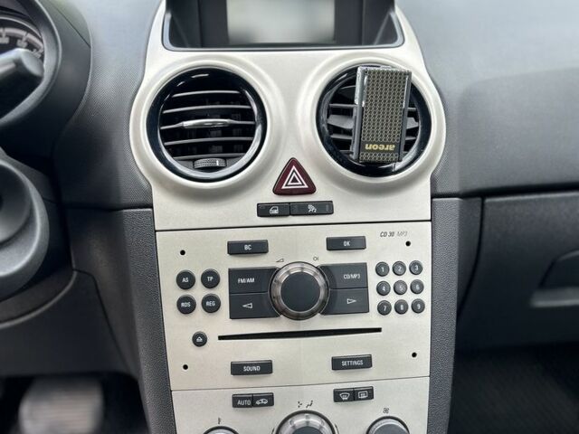 Серый Опель Корса, объемом двигателя 1.2 л и пробегом 97 тыс. км за 5000 $, фото 6 на Automoto.ua