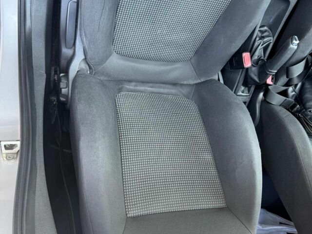 Серый Опель Корса, объемом двигателя 1 л и пробегом 303 тыс. км за 4100 $, фото 11 на Automoto.ua