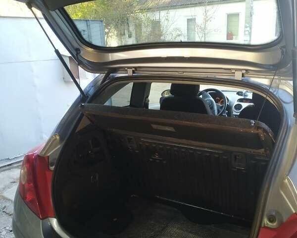 Серый Опель Корса, объемом двигателя 1.2 л и пробегом 130 тыс. км за 5000 $, фото 3 на Automoto.ua