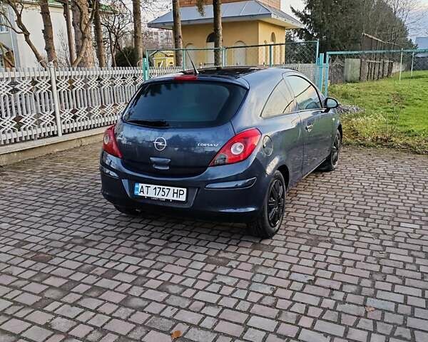 Серый Опель Корса, объемом двигателя 1.23 л и пробегом 188 тыс. км за 3850 $, фото 4 на Automoto.ua