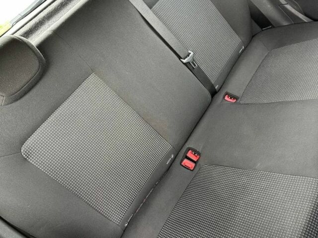 Серый Опель Корса, объемом двигателя 1.2 л и пробегом 198 тыс. км за 4200 $, фото 5 на Automoto.ua