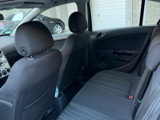 Сірий Опель Корса, об'ємом двигуна 1.25 л та пробігом 229 тис. км за 4999 $, фото 13 на Automoto.ua