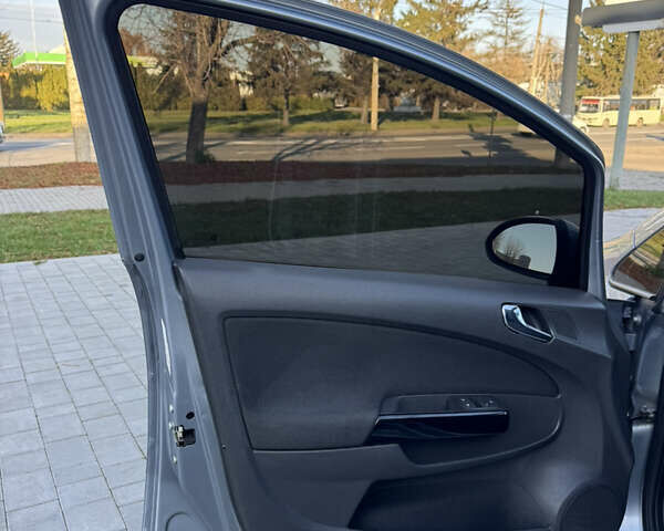 Серый Опель Корса, объемом двигателя 1.4 л и пробегом 199 тыс. км за 7499 $, фото 39 на Automoto.ua