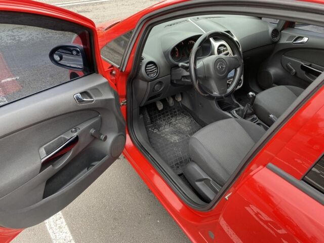 Серый Опель Корса, объемом двигателя 1 л и пробегом 220 тыс. км за 4000 $, фото 7 на Automoto.ua