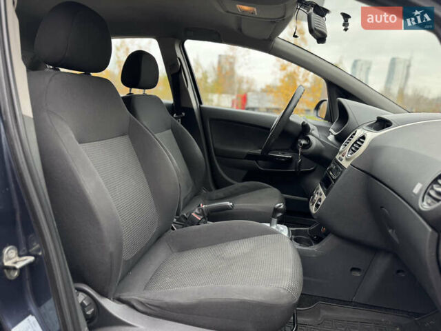 Сірий Опель Корса, об'ємом двигуна 1.23 л та пробігом 255 тис. км за 3900 $, фото 7 на Automoto.ua