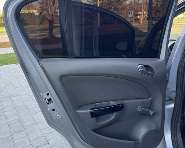 Сірий Опель Корса, об'ємом двигуна 1.4 л та пробігом 199 тис. км за 7350 $, фото 44 на Automoto.ua