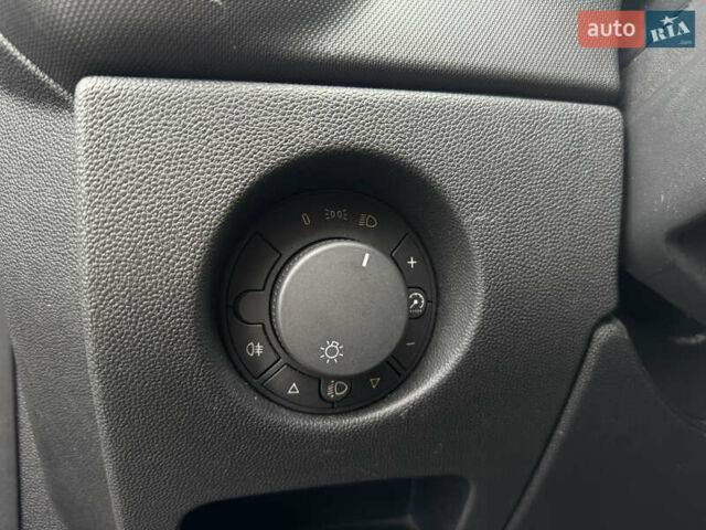 Сірий Опель Корса, об'ємом двигуна 1.23 л та пробігом 255 тис. км за 3900 $, фото 12 на Automoto.ua