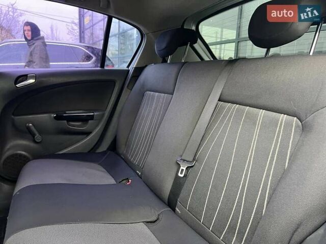 Серый Опель Корса, объемом двигателя 1.2 л и пробегом 112 тыс. км за 5400 $, фото 18 на Automoto.ua