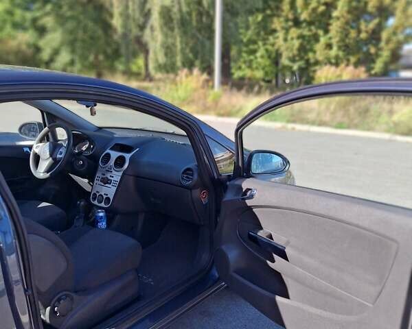 Опель Корса 2009 в Чернигове на Automoto.ua Серый Опель Корса, объемом двигателя 1 л и пробегом 115 тыс. км за 4500 $, фото 7 на Automoto.ua