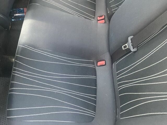 Серый Опель Корса, объемом двигателя 1.2 л и пробегом 290 тыс. км за 4500 $, фото 5 на Automoto.ua