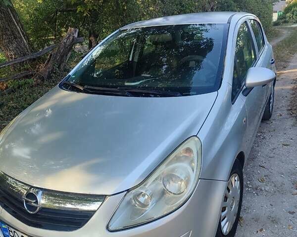 Серый Опель Корса, объемом двигателя 1 л и пробегом 168 тыс. км за 4500 $, фото 1 на Automoto.ua