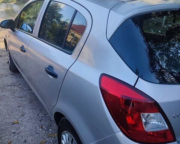 Серый Опель Корса, объемом двигателя 1 л и пробегом 168 тыс. км за 4500 $, фото 4 на Automoto.ua