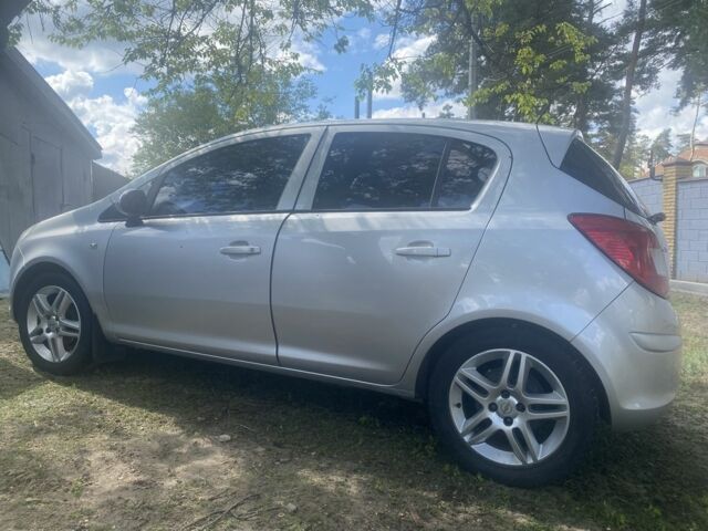 Серый Опель Корса, объемом двигателя 1.2 л и пробегом 290 тыс. км за 4500 $, фото 2 на Automoto.ua