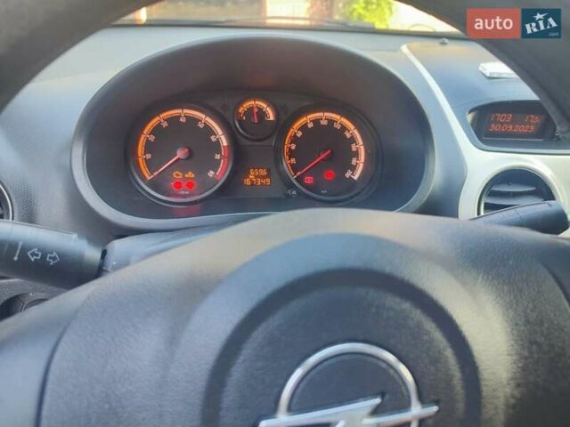 Серый Опель Корса, объемом двигателя 1 л и пробегом 168 тыс. км за 4500 $, фото 12 на Automoto.ua