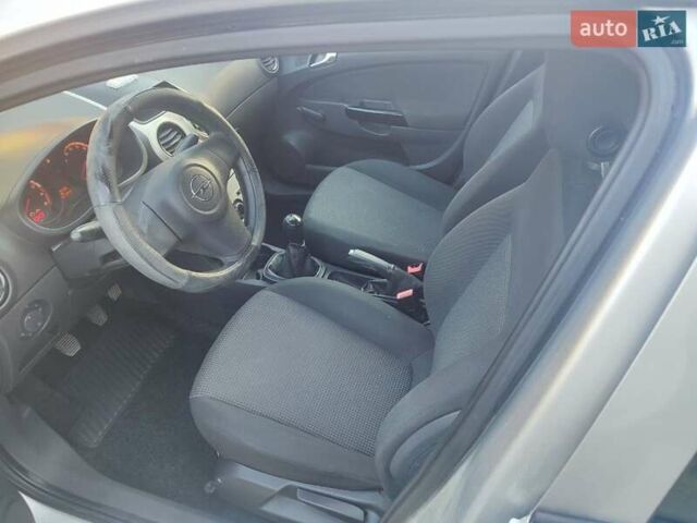 Серый Опель Корса, объемом двигателя 1 л и пробегом 168 тыс. км за 4500 $, фото 10 на Automoto.ua