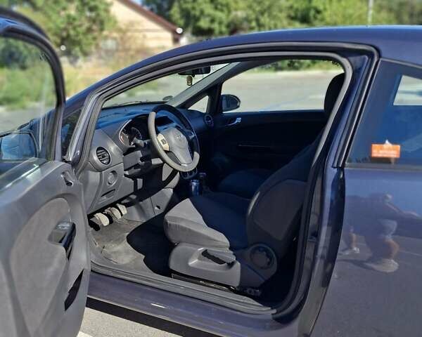 Опель Корса 2009 в Чернигове на Automoto.ua Серый Опель Корса, объемом двигателя 1 л и пробегом 115 тыс. км за 4500 $, фото 6 на Automoto.ua